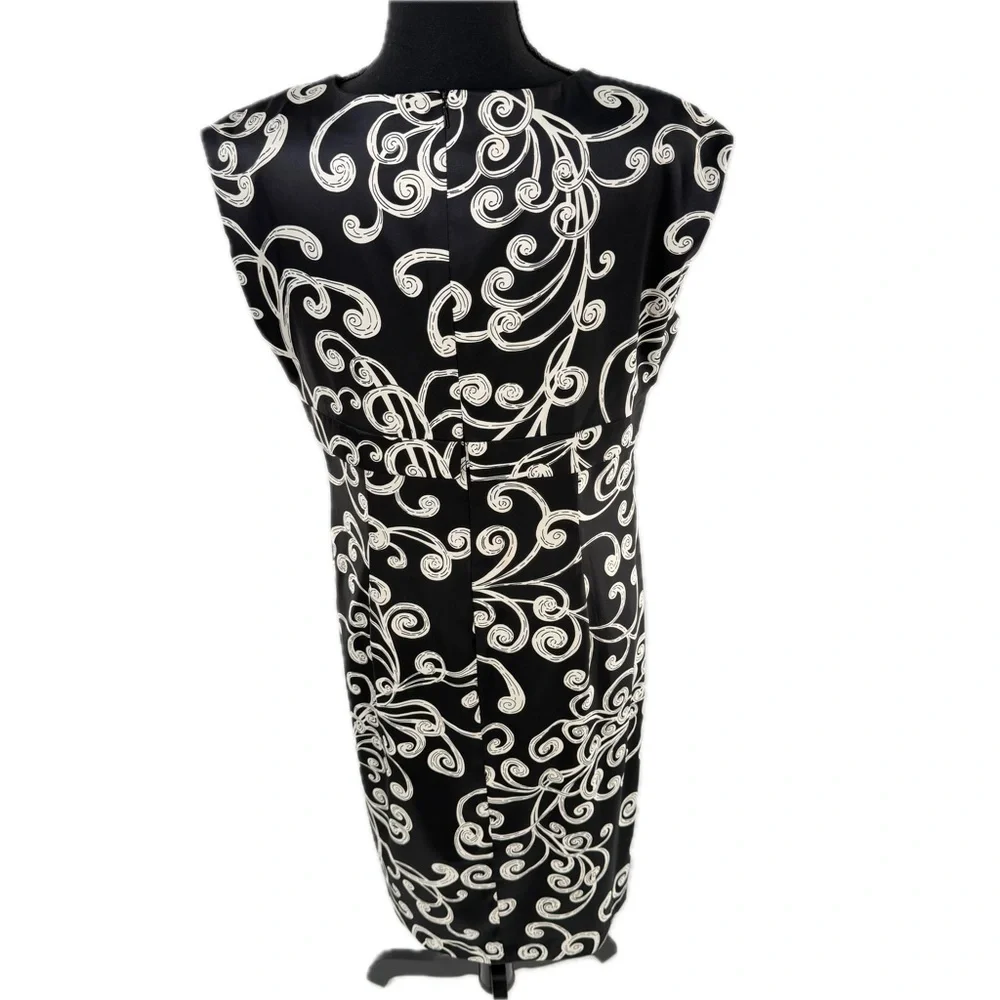 DONNA RICCO New York Black/White Scroll Design Bow Front Sheath Dress Size 12